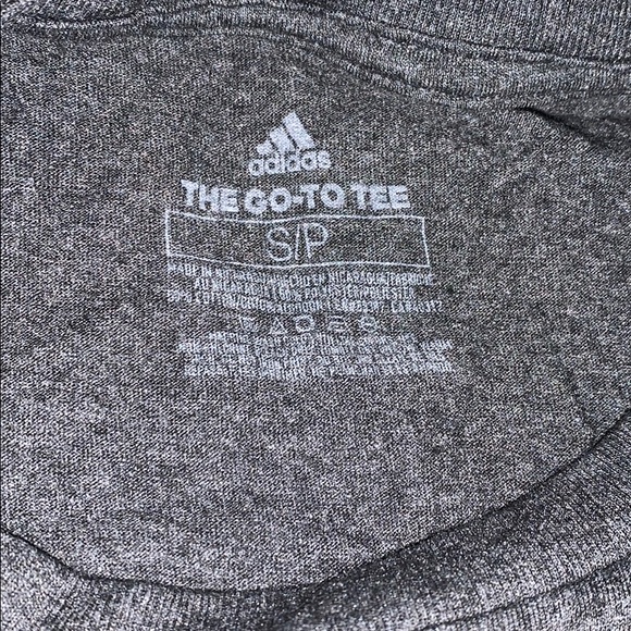 ‼️ SOLD ‼️Adidas T-shirt - Picture 3 of 4